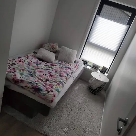 Flott, Moderne Leilighet Ved Ikea Appartement